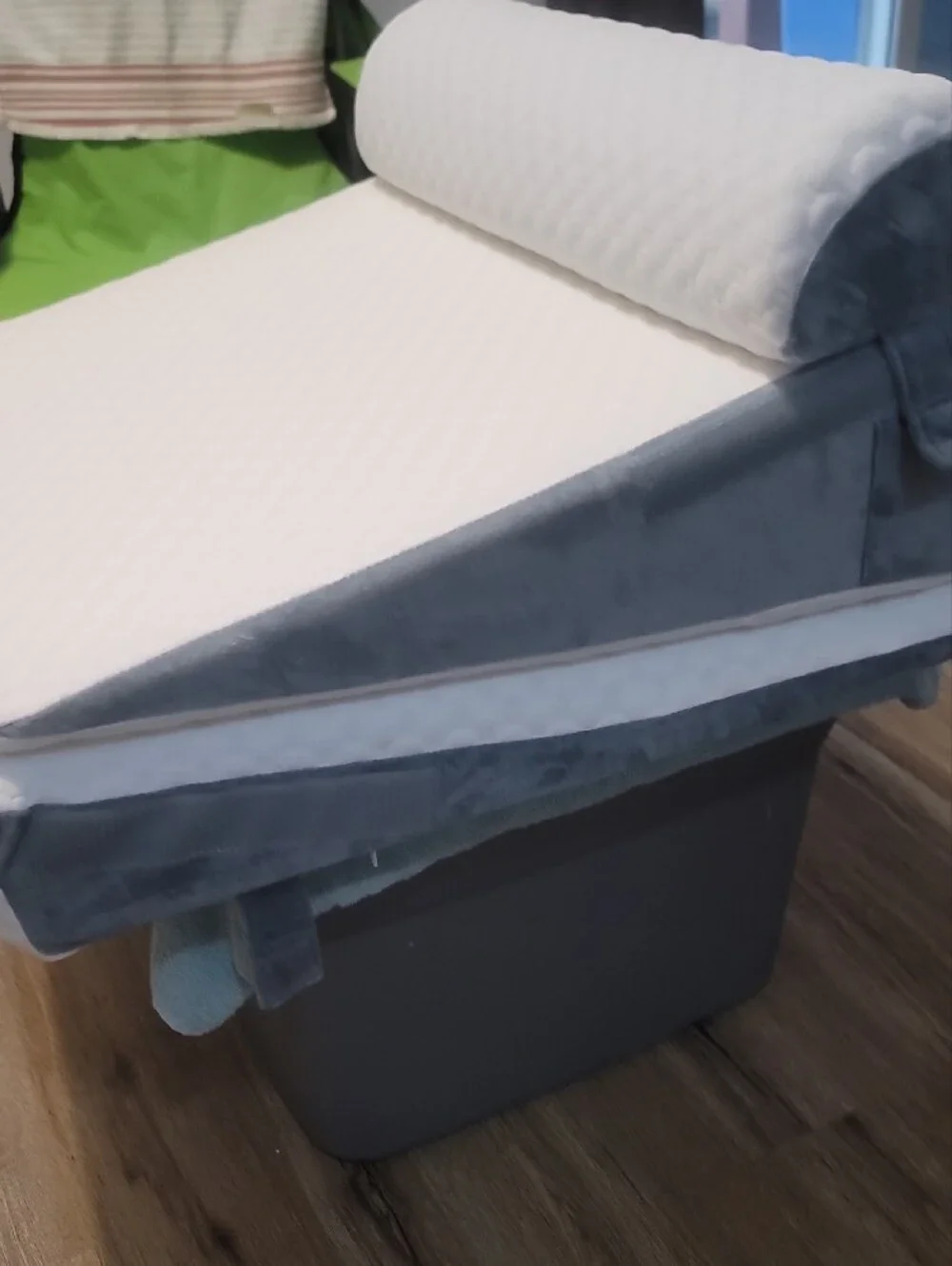 3 Piece White Memory Foam Wedge Pillow - Support Cushions